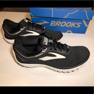 NWT Brooks PureFlow 7 Women’s Size 8 Running Shoes